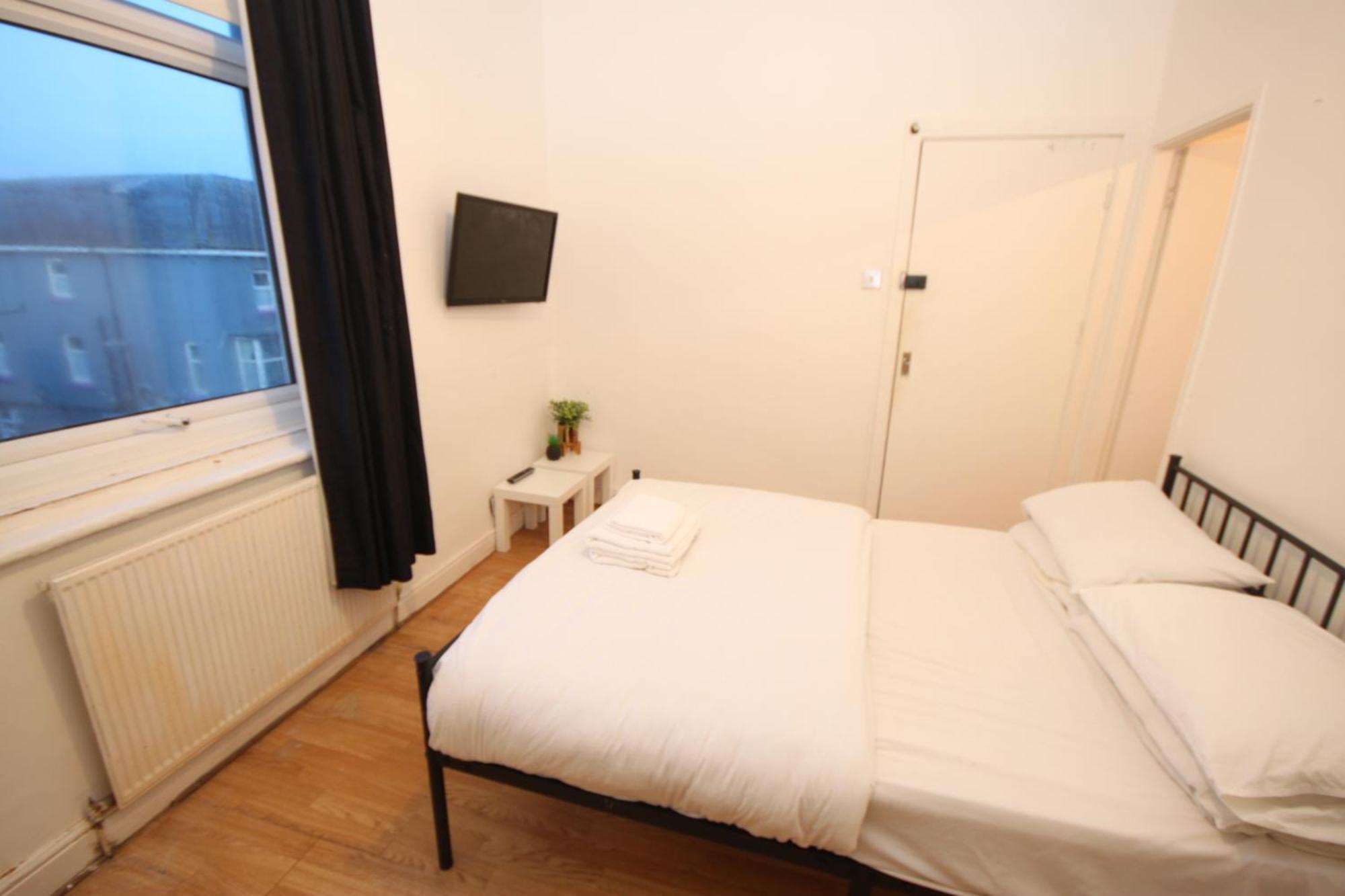 Barton Seaview, Self Catering Studio Apartments, Promenade & Central Beach Location, Families, Couples Or 23 Years Plus Only, Free Parking Blackpool Værelse billede